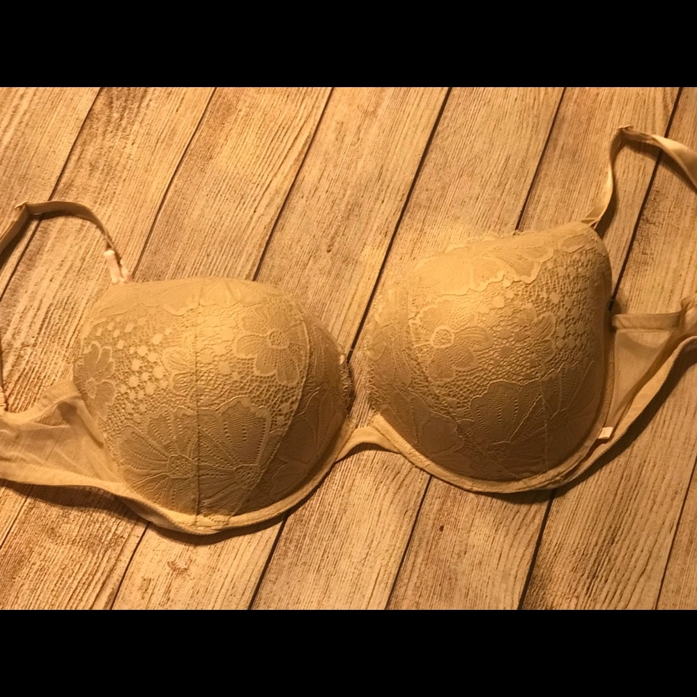 Victoria’s Secret Lace Push-Up Bra Sz 38DDD 38F